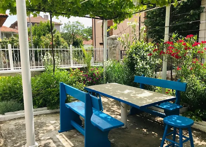 Ferienhaus къща наде